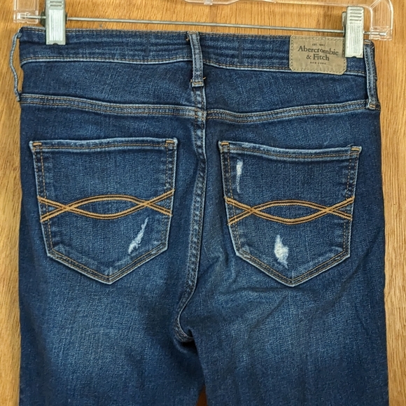 Abercrombie & Fitch Woman's High Rise Skinny Jeans, Light Distress - Picture 6 of 8